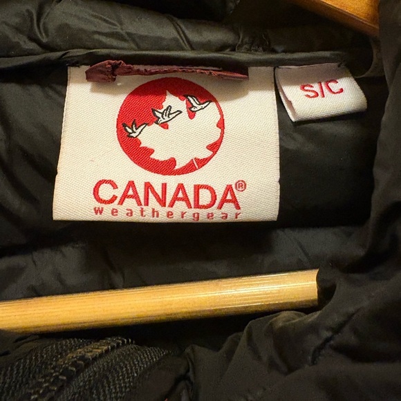 Canada Weather Gear Women’s Puffer Jacket Burgundy Hooded Lightweight Coat Sz S - Picture 3 of 13